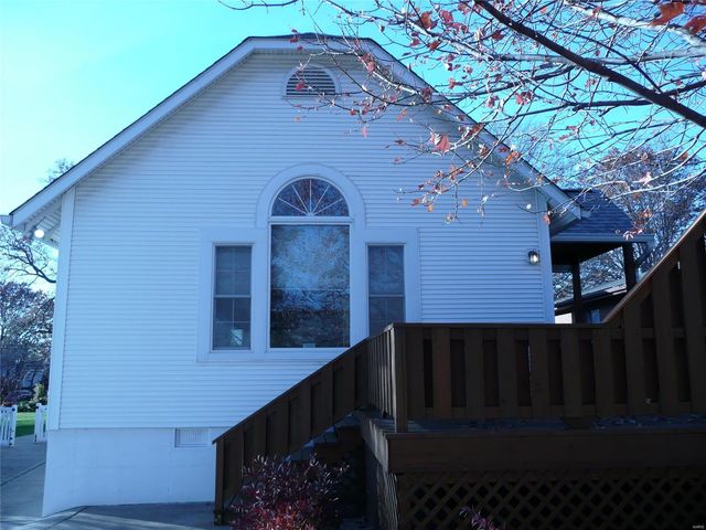 $430,000 | 1724 Boneta Avenue, St. Louis, MO 63117