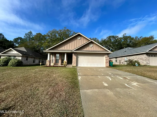 $1,800 | 10604 Roundhill Drive, Gulfport, MS 39503