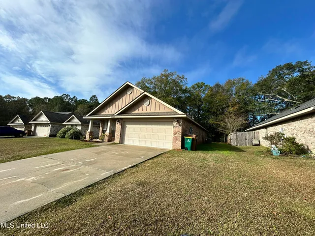 $1,800 | 10604 Roundhill Drive, Gulfport, MS 39503