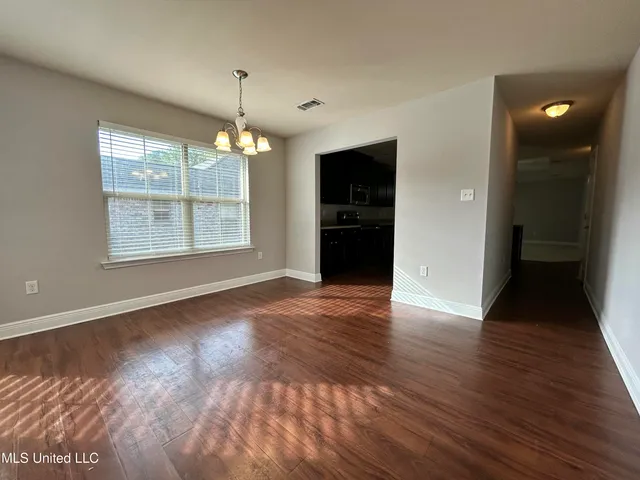 $1,800 | 10604 Roundhill Drive, Gulfport, MS 39503