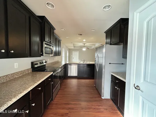 $1,800 | 10604 Roundhill Drive, Gulfport, MS 39503