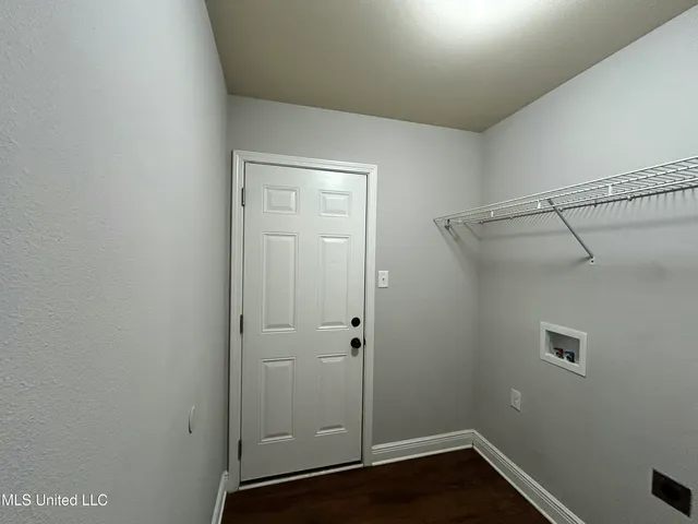 $1,800 | 10604 Roundhill Drive, Gulfport, MS 39503