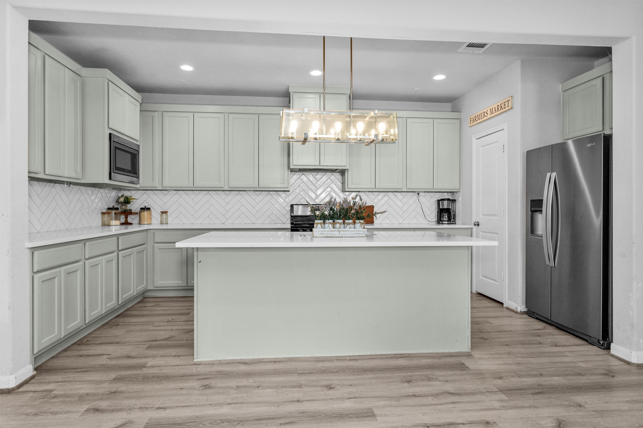 2375 Hagerman Road Conroe, TX 77384 - Photo 15 of 35 Gorgeous kitchen with plenty of counter space and cabinets!