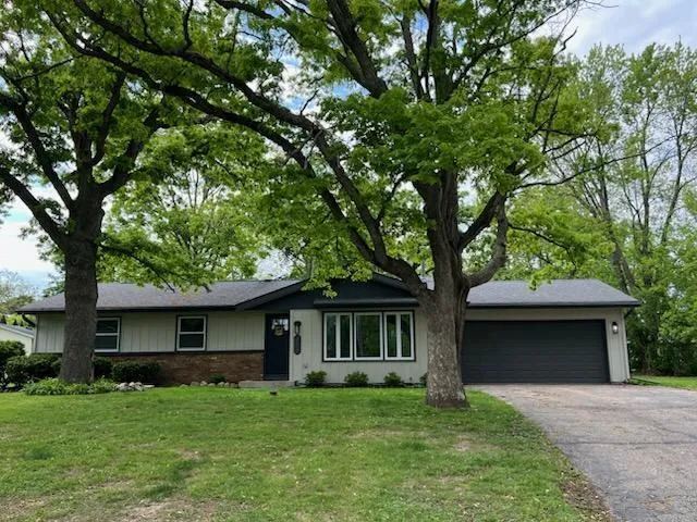 $379,900 | 233 Inlet Shore Drive, Delavan, WI 53115