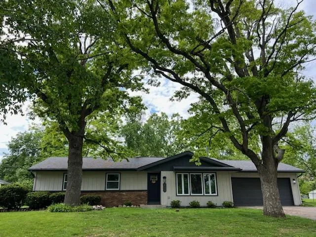 $379,900 | 233 Inlet Shore Drive, Delavan, WI 53115