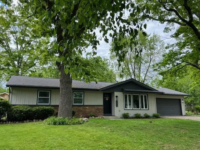 $379,900 | 233 Inlet Shore Drive, Delavan, WI 53115