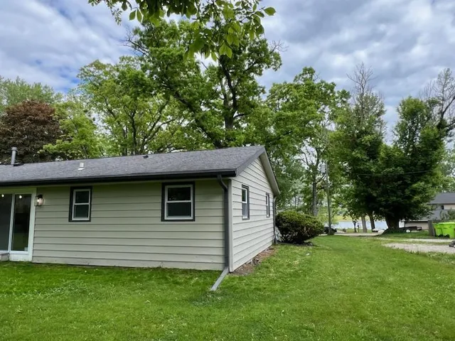 $379,900 | 233 Inlet Shore Drive, Delavan, WI 53115