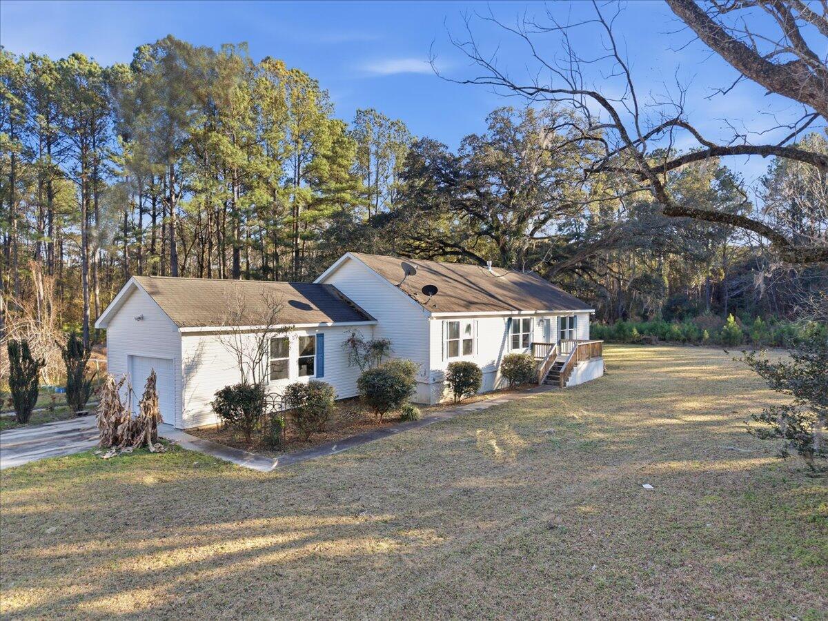1613 Cavanaugh Road Walterboro, SC 29488 - Photo 3 of 37 IMG_0035