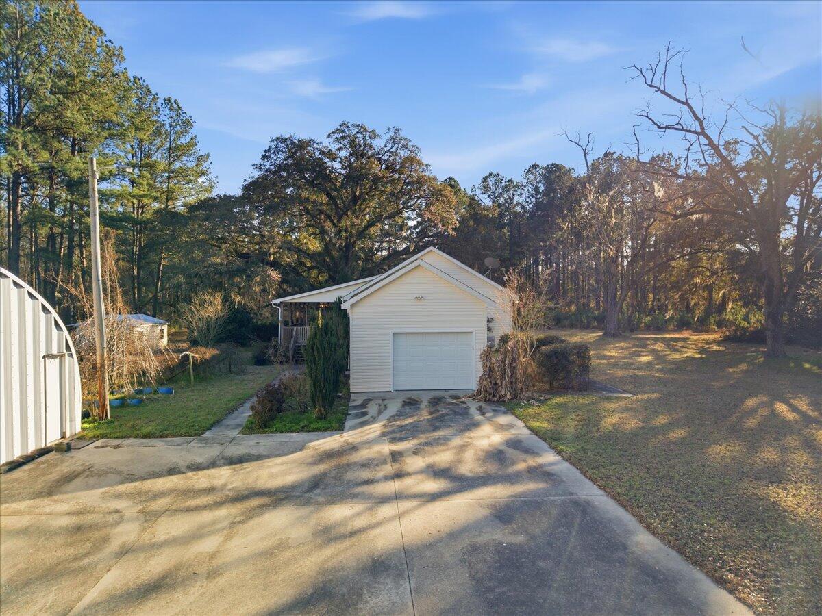 1613 Cavanaugh Road Walterboro, SC 29488 - Photo 6 of 37 IMG_0065
