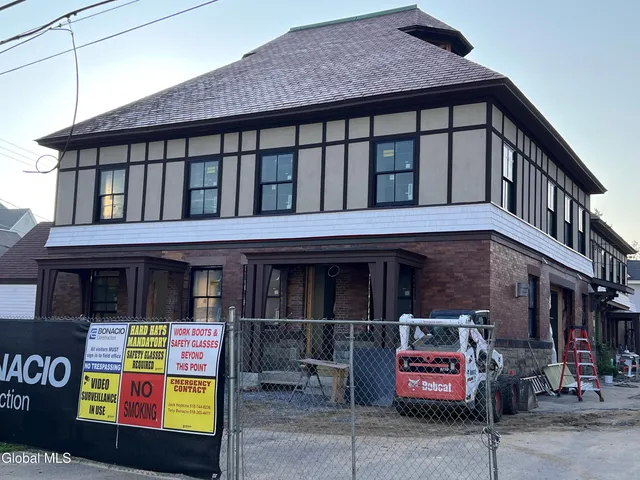 $2,292,200 | 122 Regent Street, Unit 3, Saratoga Springs, NY 12866