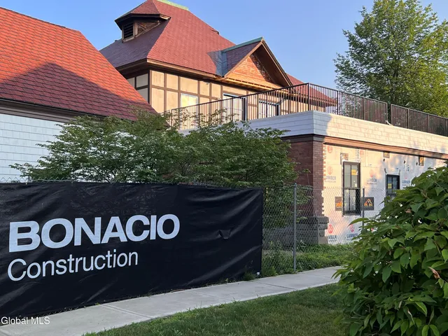 $2,292,200 | 122 Regent Street, Unit 3, Saratoga Springs, NY 12866