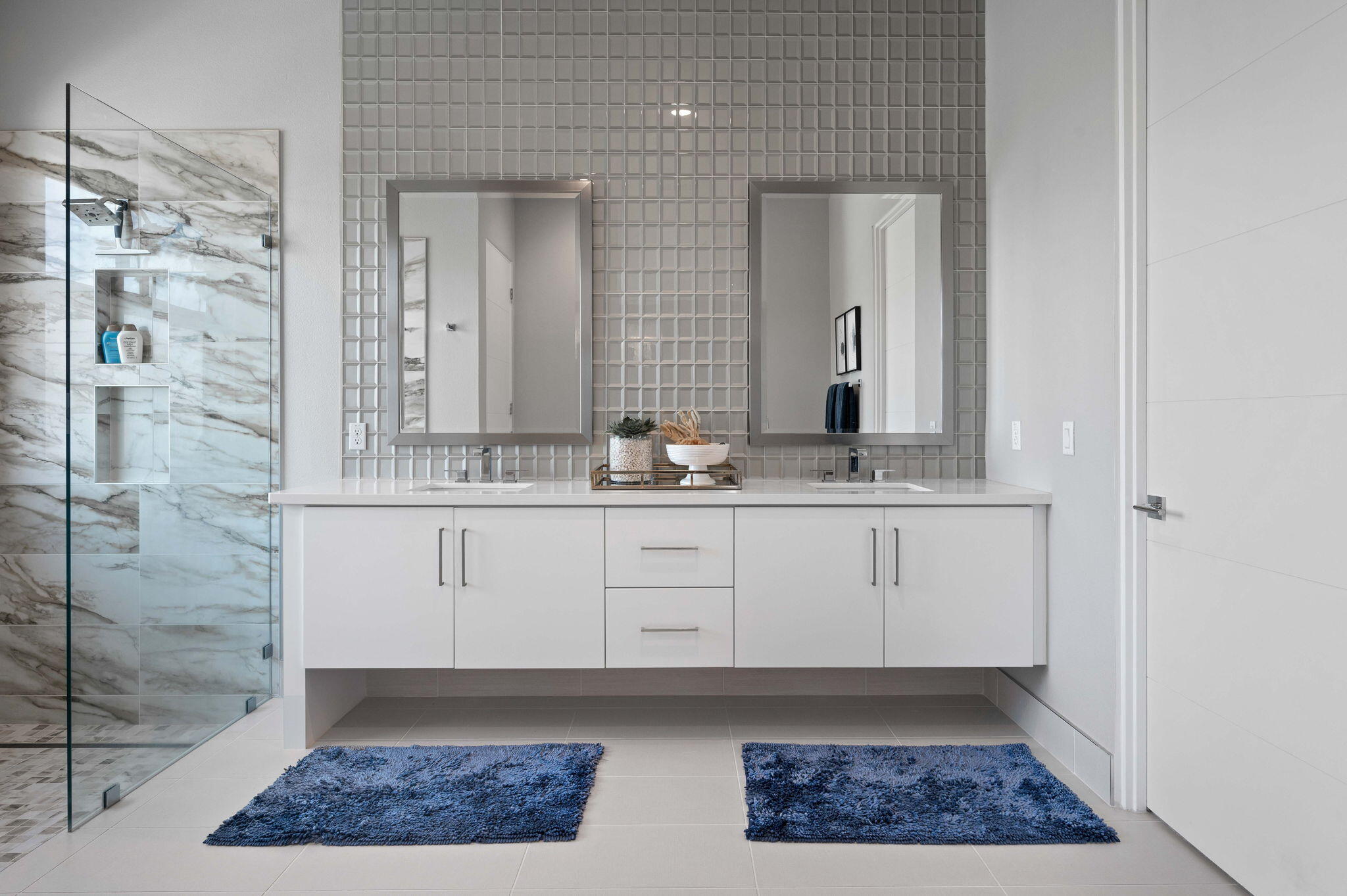 2 Iridium Way Rancho Mirage, CA 92270 - Photo 19 of 55 a bathroom with a mirror and a sink