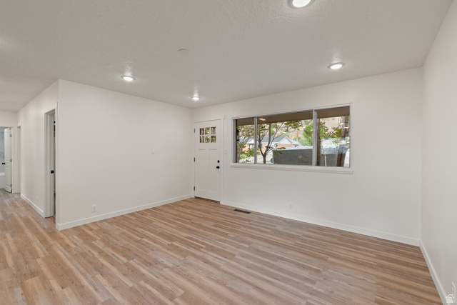 596 South 1500 East Provo, UT 84606 - Photo 10 of 49