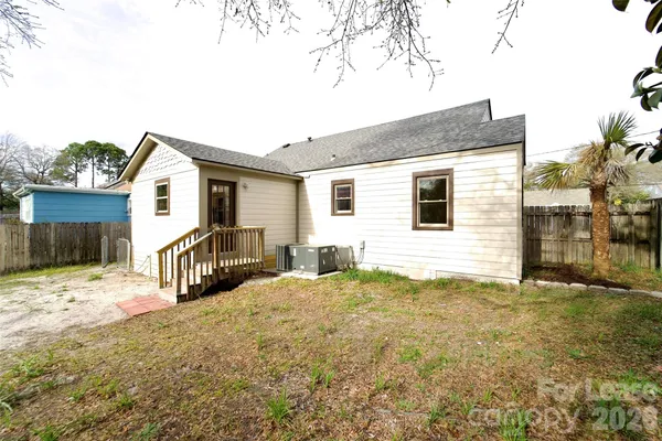 $2,250 | 2128 Jackson Street, Wilmington, NC 28401