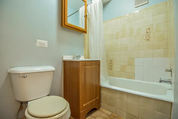 $1,295 | 4515 North Malden Street, Unit 1B, Chicago, IL 60640