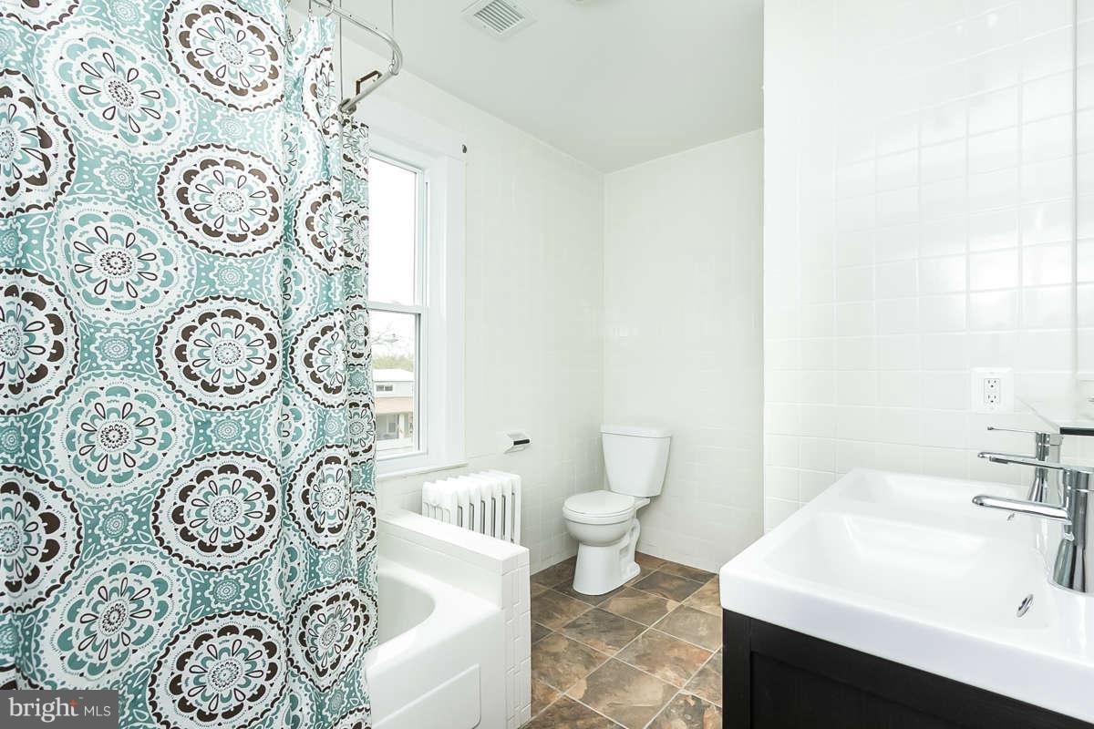 5215 Catalpha Road Baltimore, MD 21214 - Photo 14 of 15 Bath