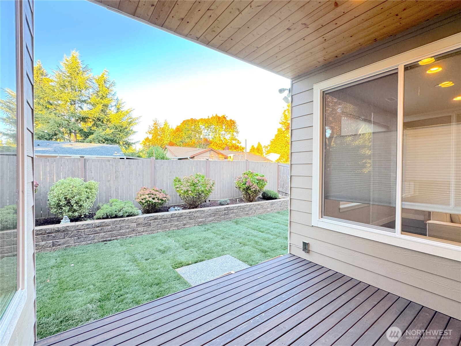 3320 Northeast 8th Place Renton, WA 98056 - Photo 36 of 40
