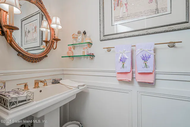 $1,940,000 | 35 Savona Court | Pleasant Plains