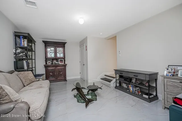 $1,940,000 | 35 Savona Court | Pleasant Plains