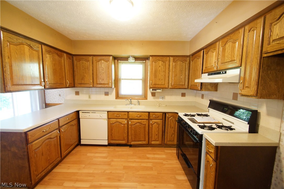 4594 Mayfair Road Uniontown, OH 44685 - Photo 11 of 33 Gallery Image 11