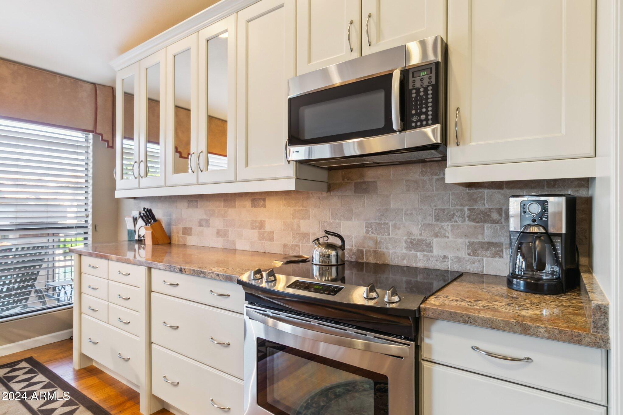 9707 East Mountain View Road, Unit 2438 Scottsdale, AZ 85258 - Photo 2 of 22 Kitchen