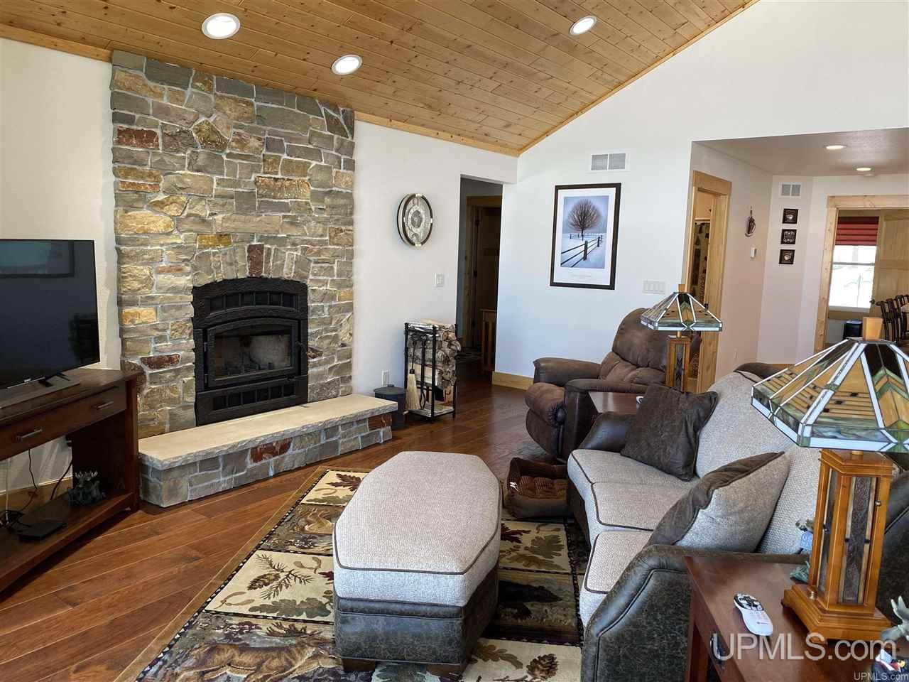 13549 East Shore Road Bergland, MI 49910 - Photo 8 of 50