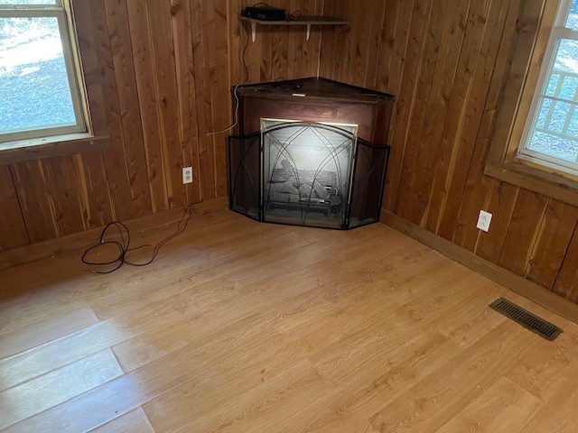 849 North Bluff Circle Monteagle, TN 37356 - Photo 5 of 17 a view of a livingroom with furniture and a window