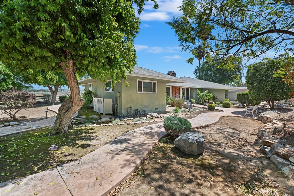 23247 Townsend Drive Grand Terrace, CA 92313 - Photo 9 of 51