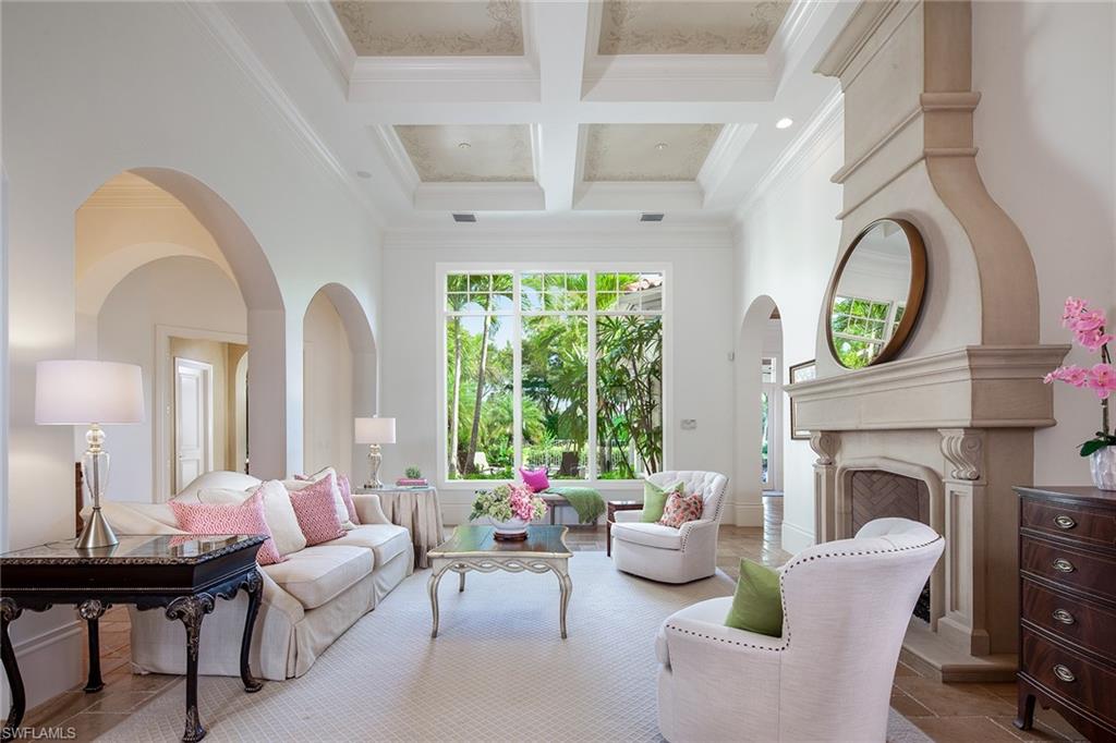 2199 Miramonte Way Naples, FL 34105 - Photo 4 of 30 Gallery Image 4