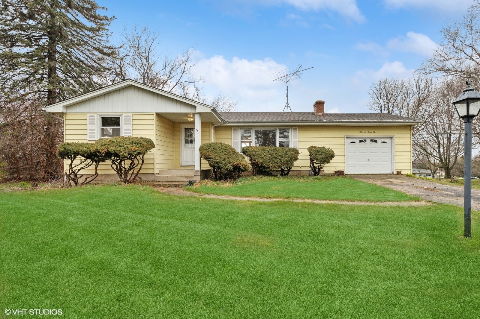 5632 Hanssen Road Gurnee, IL 60031 - Photo 1 of 26 Gallery Image 1