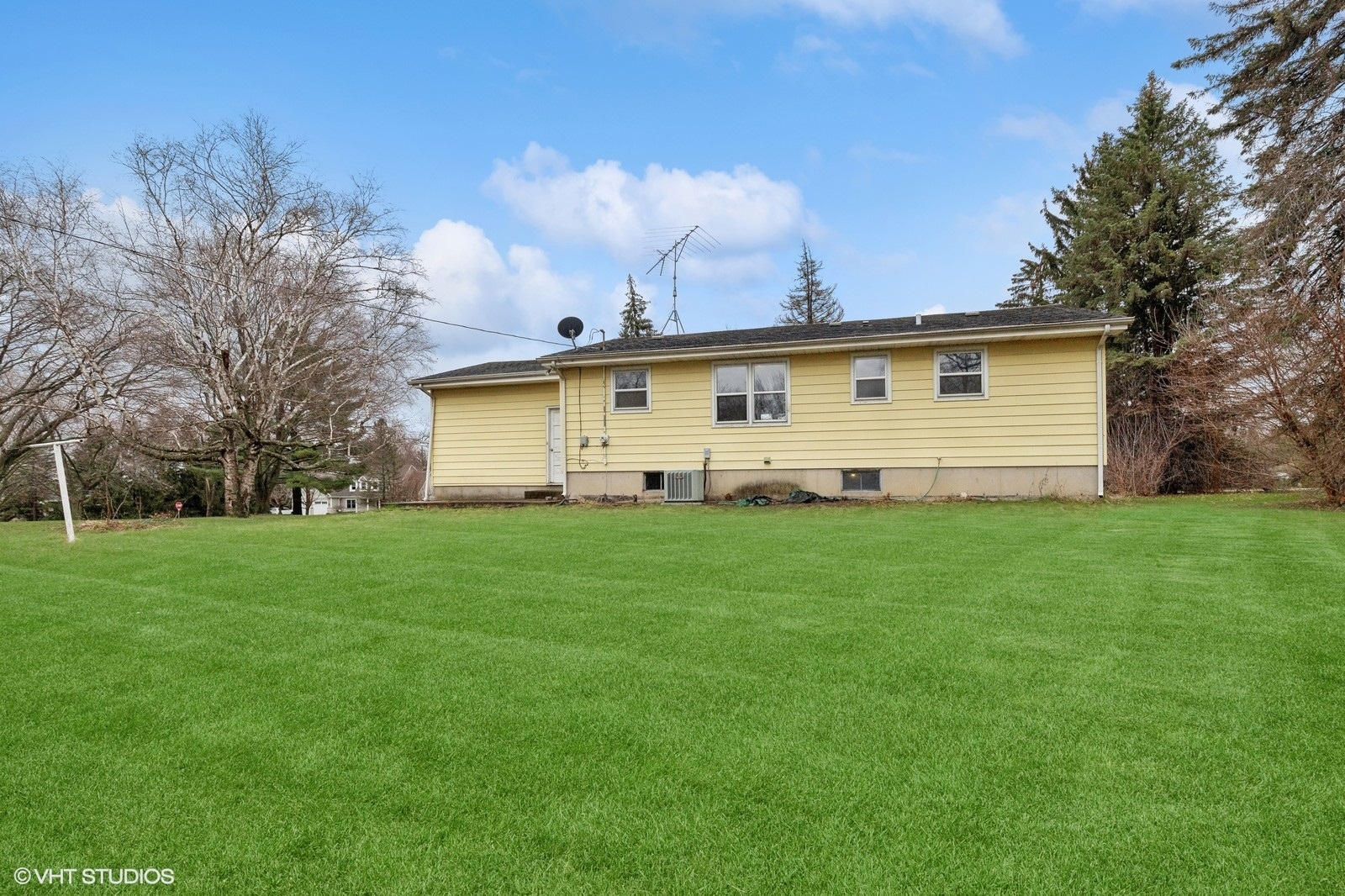 5632 Hanssen Road Gurnee, IL 60031 - Photo 20 of 26 Gallery Image 20