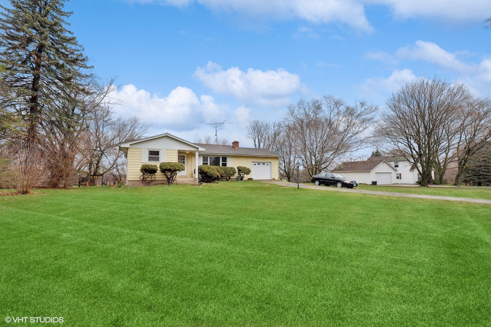 5632 Hanssen Road Gurnee, IL 60031 - Photo 2 of 26 Gallery Image 2