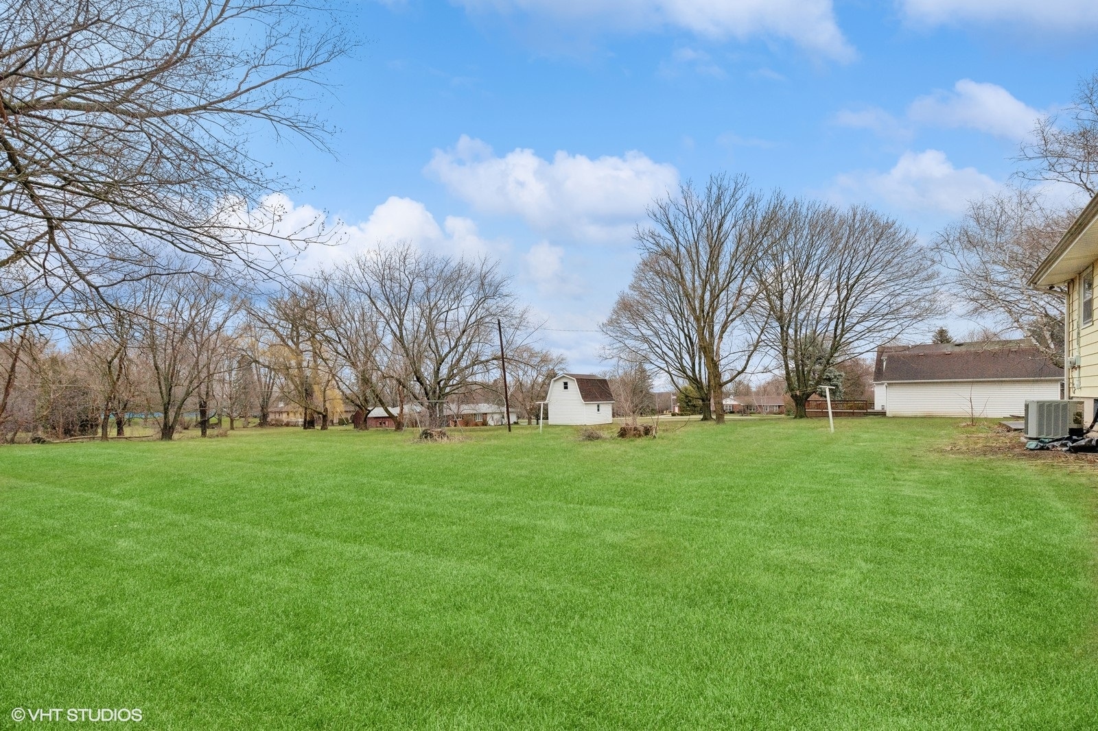5632 Hanssen Road Gurnee, IL 60031 - Photo 4 of 26 Gallery Image 4