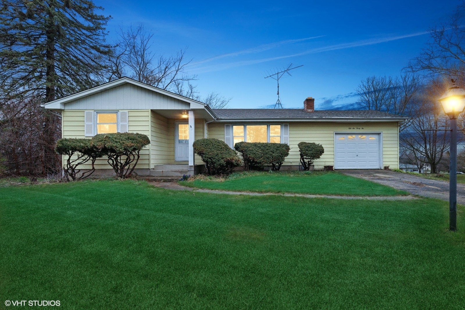5632 Hanssen Road Gurnee, IL 60031 - Photo 5 of 26 Gallery Image 5