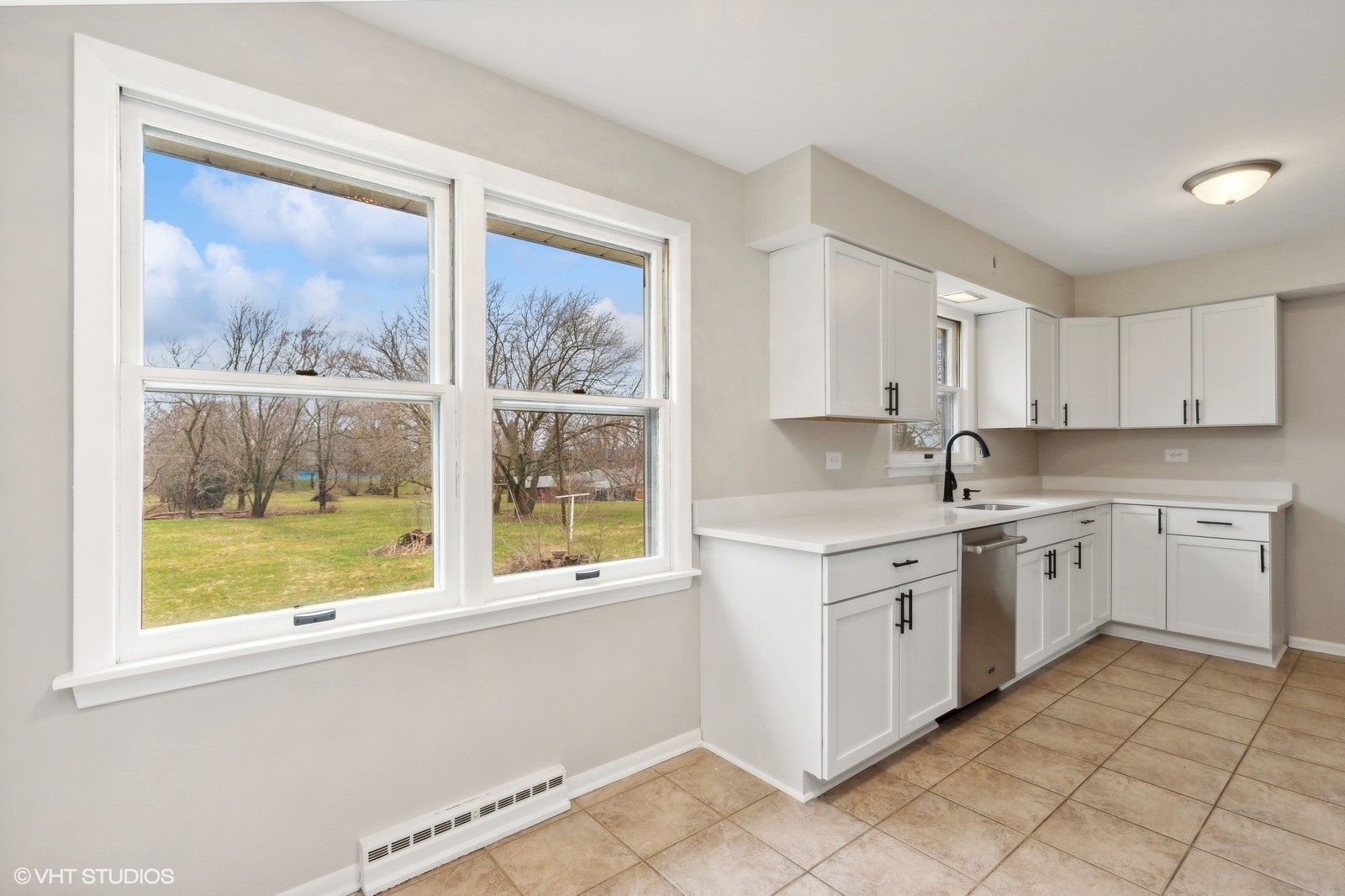 5632 Hanssen Road Gurnee, IL 60031 - Photo 7 of 26 Gallery Image 7