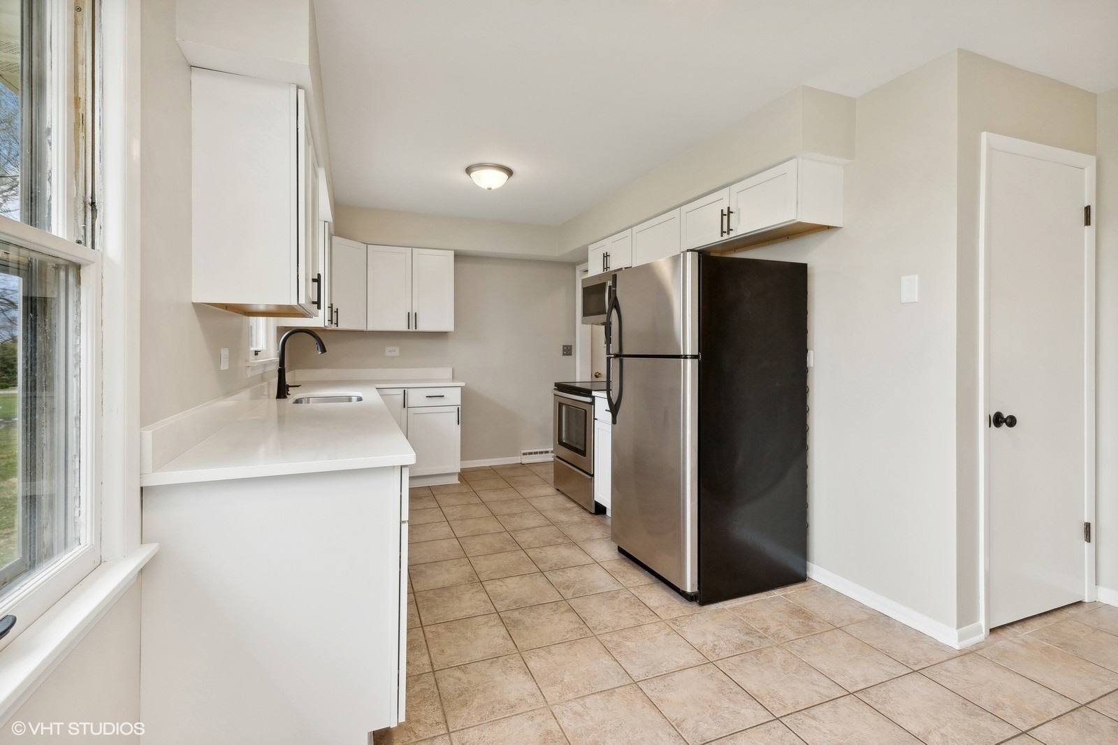 5632 Hanssen Road Gurnee, IL 60031 - Photo 8 of 26 Gallery Image 8