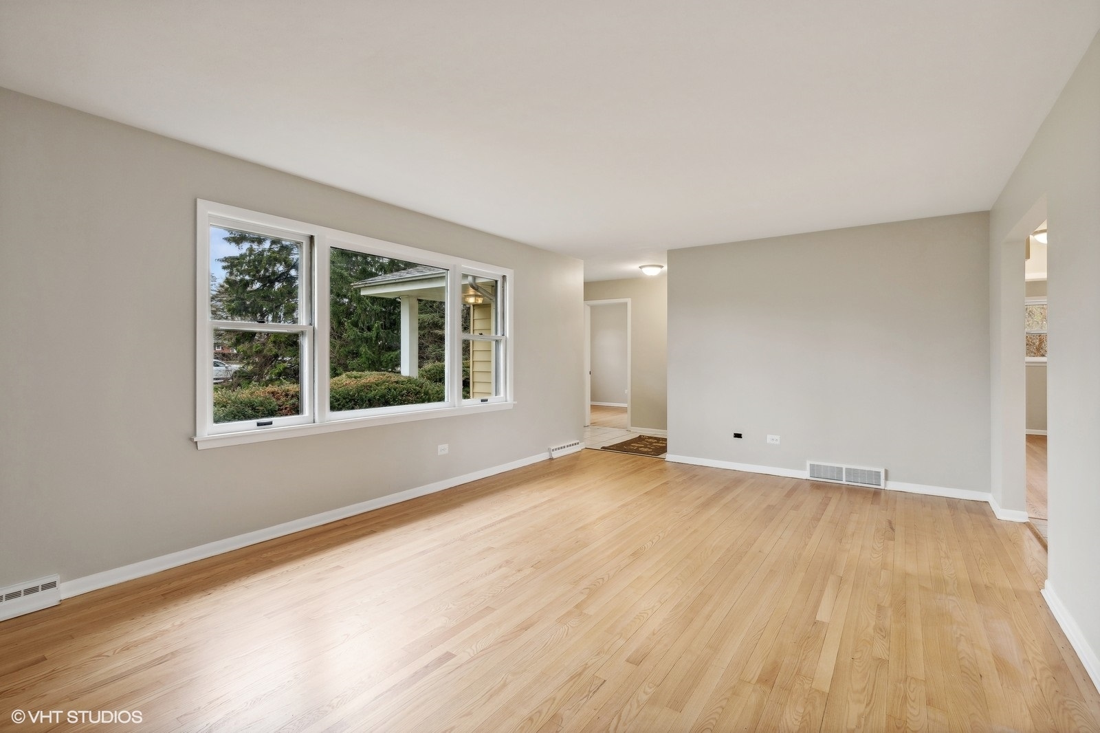 5632 Hanssen Road Gurnee, IL 60031 - Photo 9 of 26 Gallery Image 9