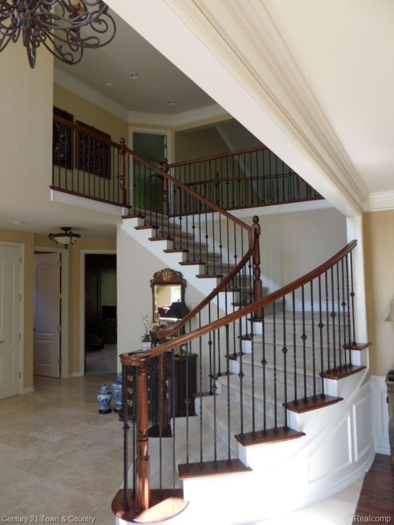 3195 St James Court Rochester, MI 48306 - Photo 3 of 25 Central Staircase