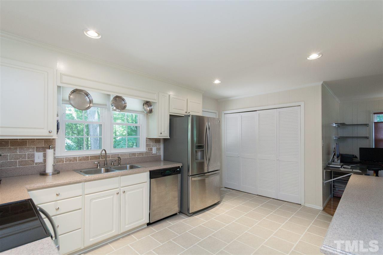 1324 Kintyre Circle Raleigh, NC 27612 - Photo 5 of 25 Gallery Image 5