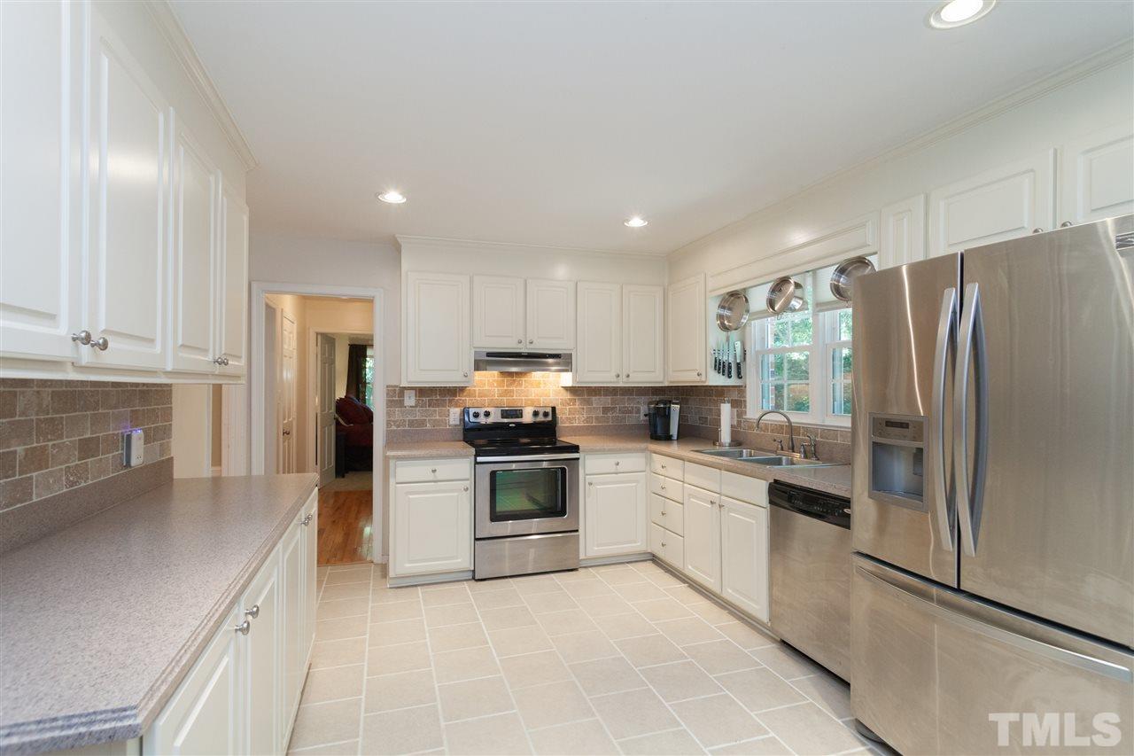 1324 Kintyre Circle Raleigh, NC 27612 - Photo 6 of 25 Gallery Image 6