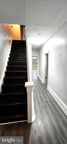 a view of entryway and hall