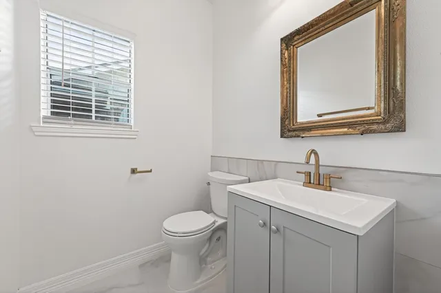 $3,100 | 2431 Parkwood Lane, Sugar Land, TX 77479