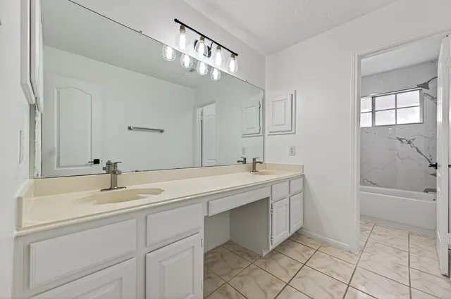 $3,100 | 2431 Parkwood Lane, Sugar Land, TX 77479