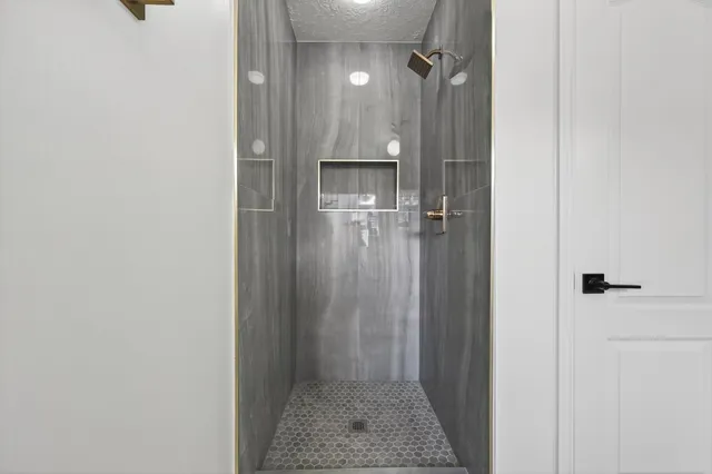 $3,100 | 2431 Parkwood Lane, Sugar Land, TX 77479