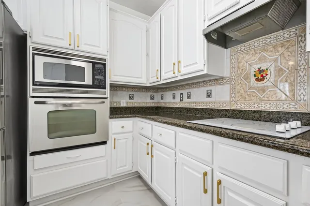 $3,100 | 2431 Parkwood Lane, Sugar Land, TX 77479