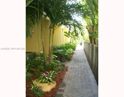 $4,600 | 2919 Coconut Avenue, Unit 4, Miami, FL 33133