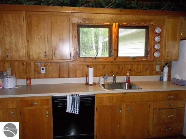 8701 Gedman Road Mancelona, MI 49659 - Photo 10 of 25 1746381-9.JPG