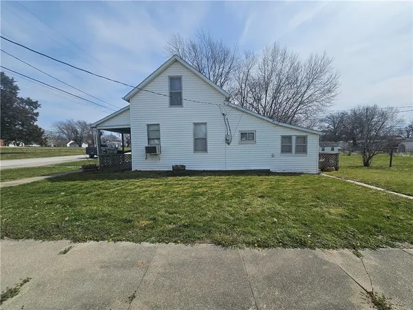 $75,000 | 302 East Bird Street, Hamilton, MO 64644