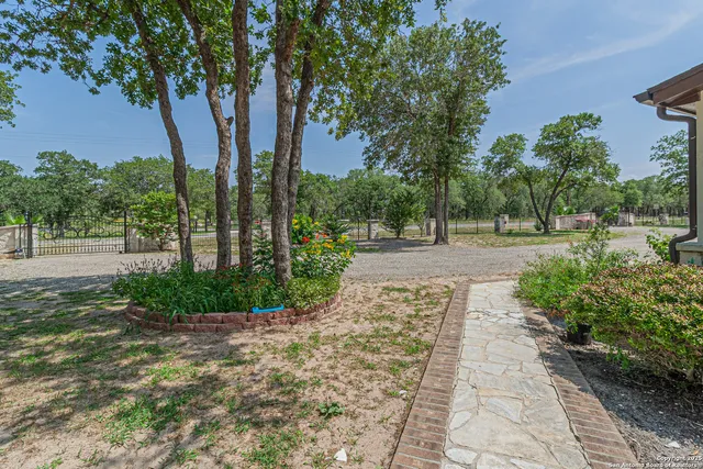 $729,990 | 323 Shannon Ridge Drive, Floresville, TX 78114