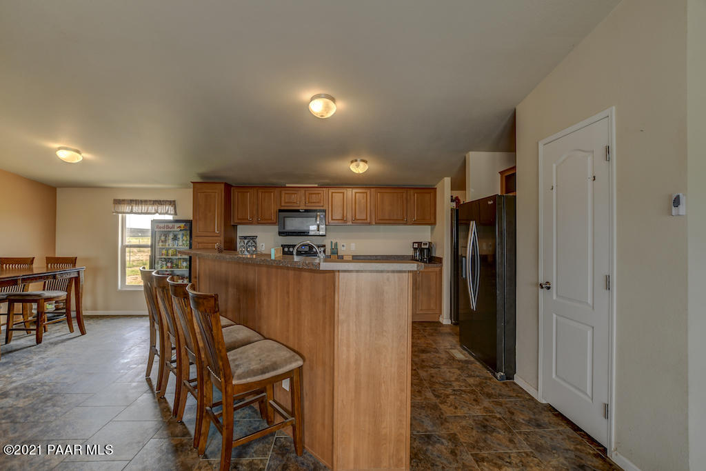 24512 North Big Springs Ranch Road Paulden, AZ 86334 - Photo 12 of 32 012_Kitchen